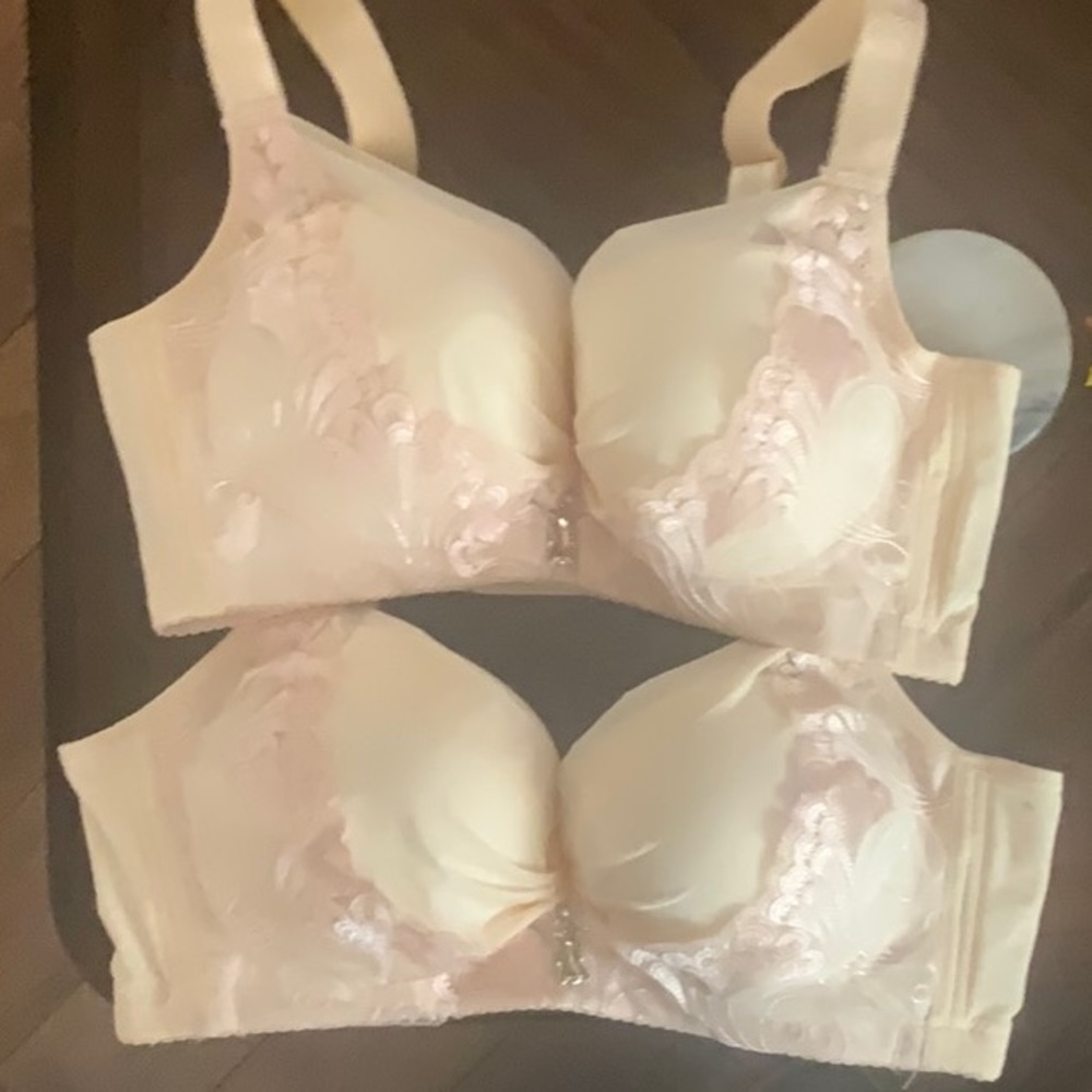 2 underwire Bras